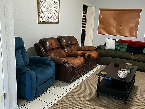 4th image of 10802 W MORTEN Avenue