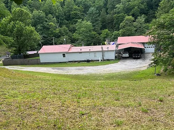 706 Abner Fork Rd, Belcher, KY 41513
