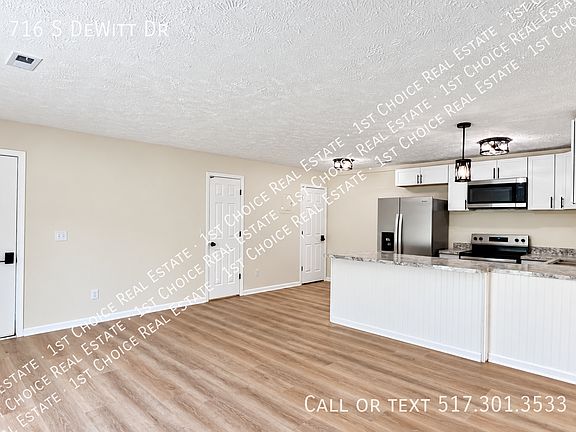 4th image of 716 S Dewitt Dr