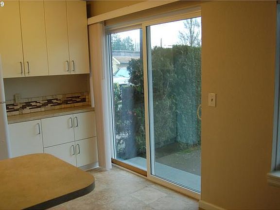 5th image of 8210 NE 13th Ave APT B2