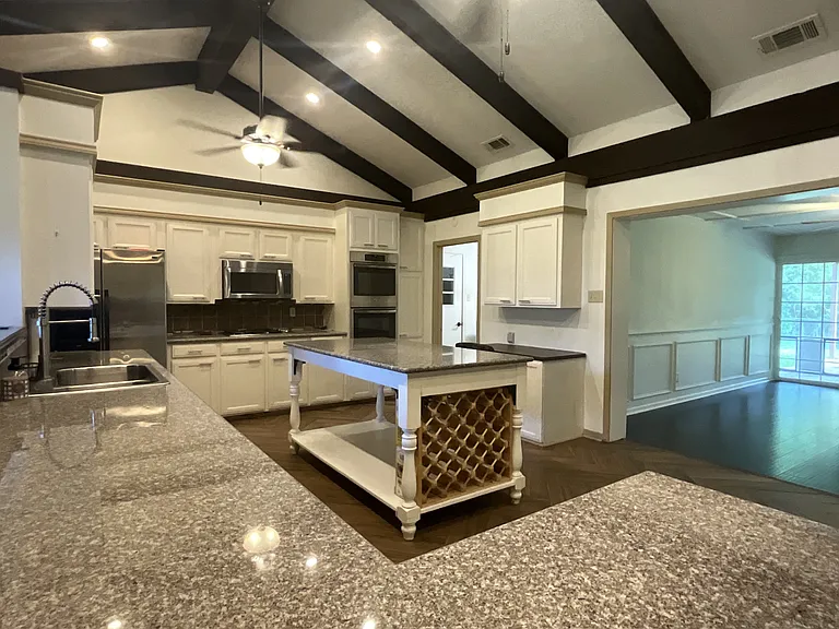 530 Hilliard Dr — Photo 14