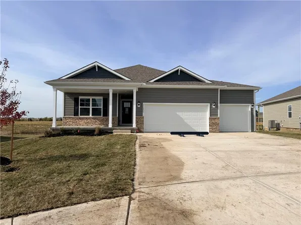 17806 Green Rd, Gardner, KS 66030