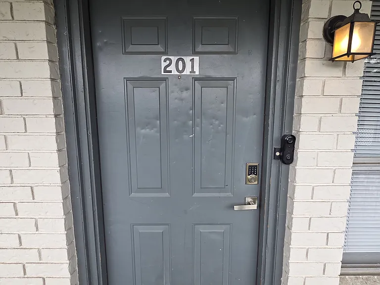 601 Harbour Ave #201 — Photo 1