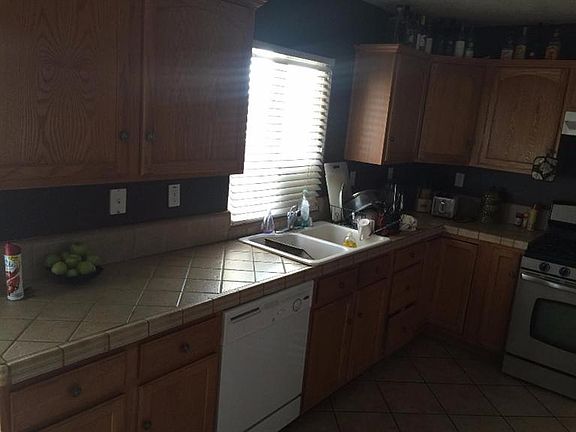 4th image of 16147 Dale Evans Pkwy