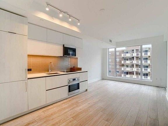 2nd image of 21 Park St E #517