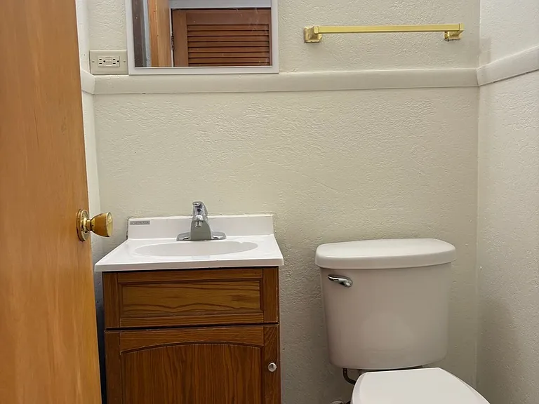 Spacious 3 Bedroom Townhome Available Now Great Location! — Photo 17