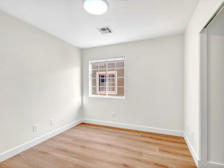 3037 Aloha Ave — Photo 19