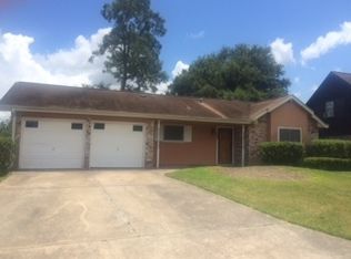 1823 Greenbriar Ave, Orange, TX 77632