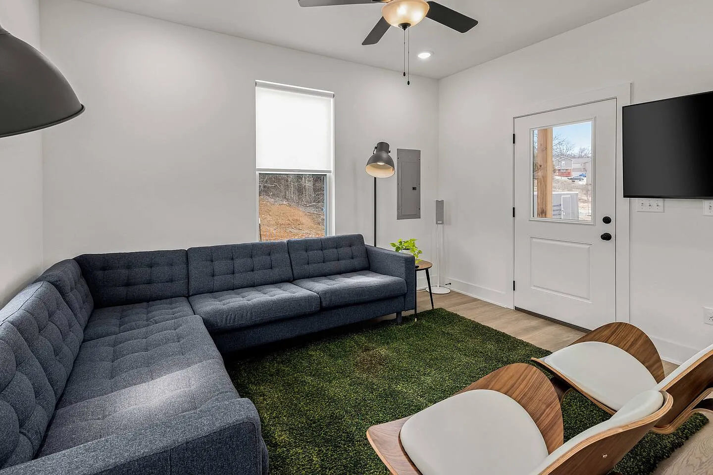 2 bed, 2.5 bath, 1225 sqft, $2,700 — Photo 3