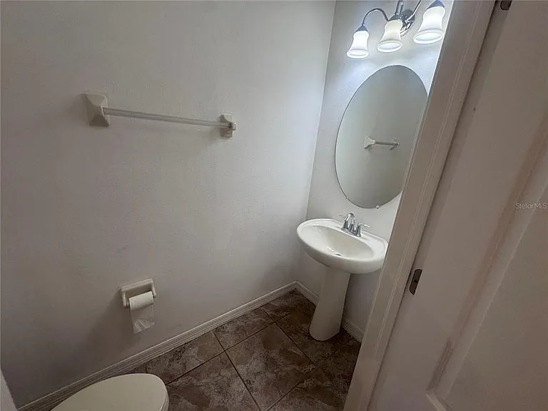 2853 Adelaide Ct — Photo 9