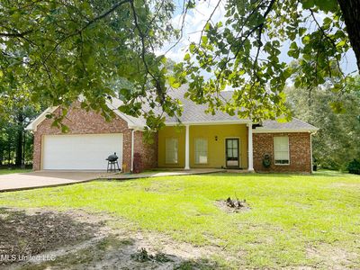 728 Forest Woods Dr, Byram, MS, 39272