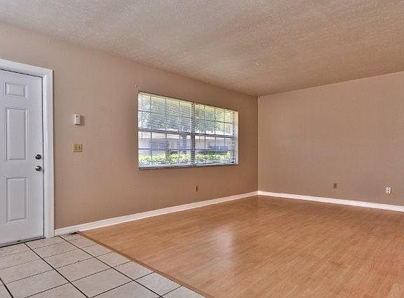 SuburbanVillas-30_01242014