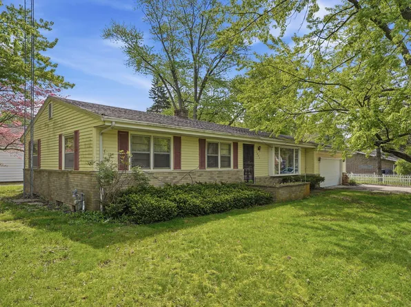 1551 Pontiac Rd, Benton Harbor, MI 49022