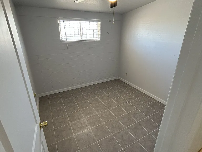 1849 W Waverly St — Photo 13