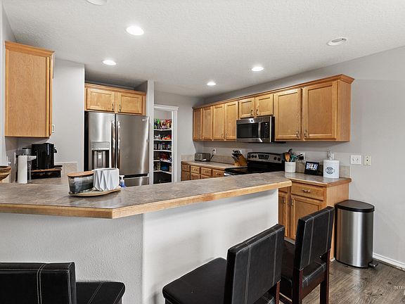 4th image of 557 E Willowridge Ct