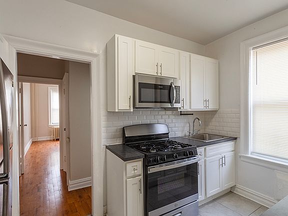 4th image of 91 Fairview Ave #D6