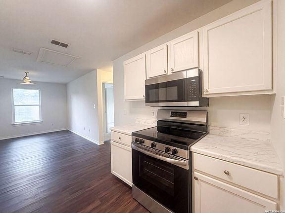 2nd image of 721 ROOSEVELT DR