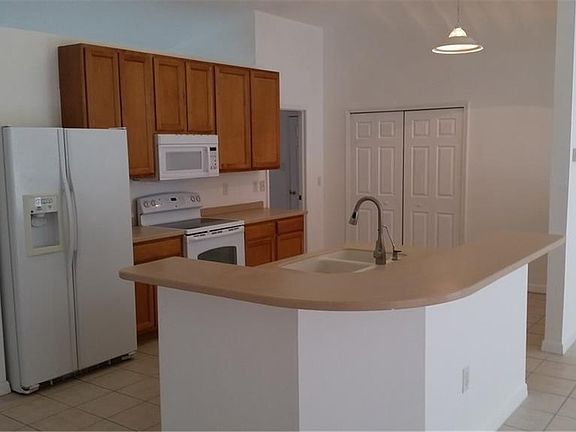 3rd image of 1014 NW 31st Pl