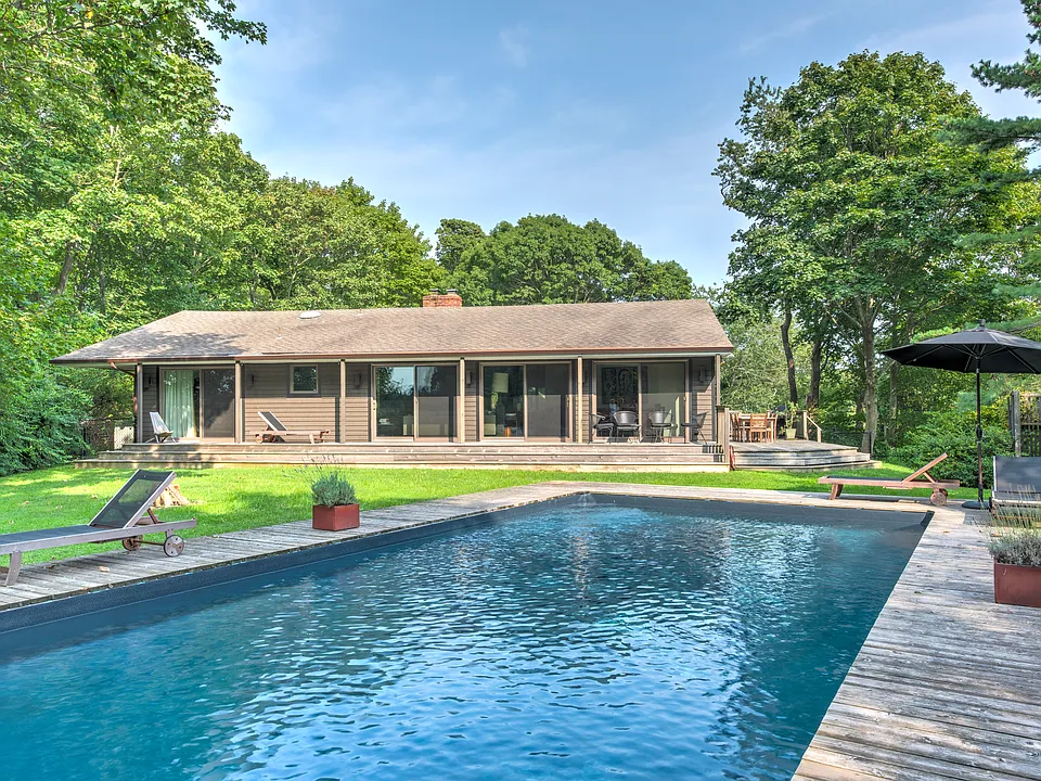 495 Maple Ln