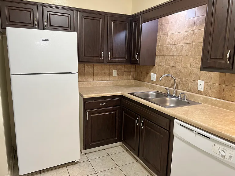 Countrybrook Apartments — Photo 39