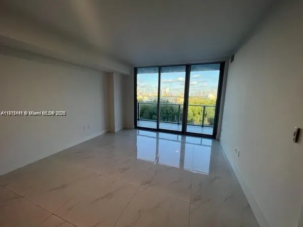 16385 Biscayne Blvd Unit 820, North Miami Beach, FL 33160