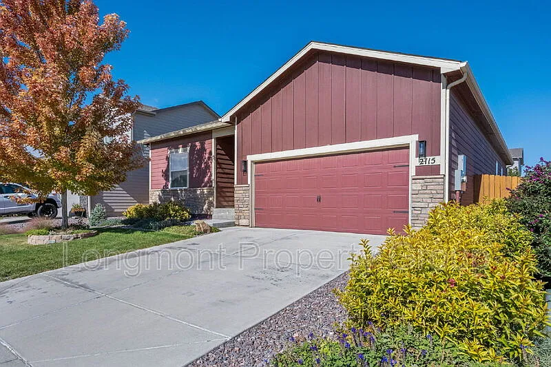 3 bed, 2.0 bath, 1965 sqft, $3,100 — Photo 2