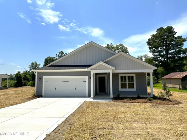 200 Laurel Lake Road, Salemburg, NC 28385