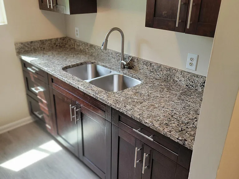 528 Ashlawn Dr #4 — Photo 9