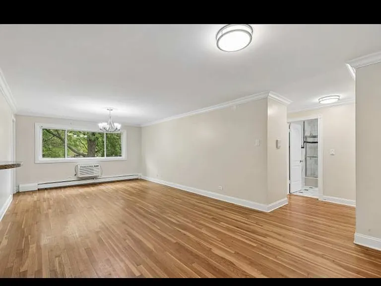 718 W Dempster St #G-106 — Photo 1