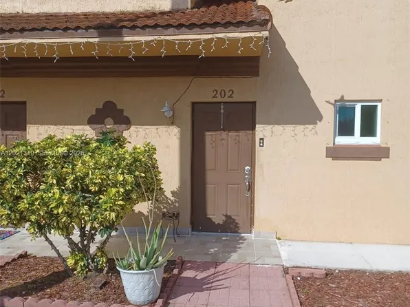 17316 NW 74th Ave APT 202, Hialeah, FL 33015