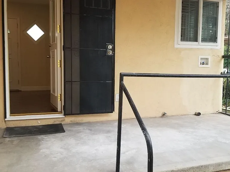 10519 Crenshaw Blvd — Photo 21