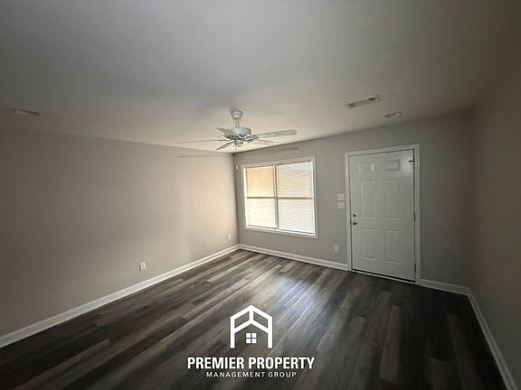 2nd image of 110 Castlebar Cir