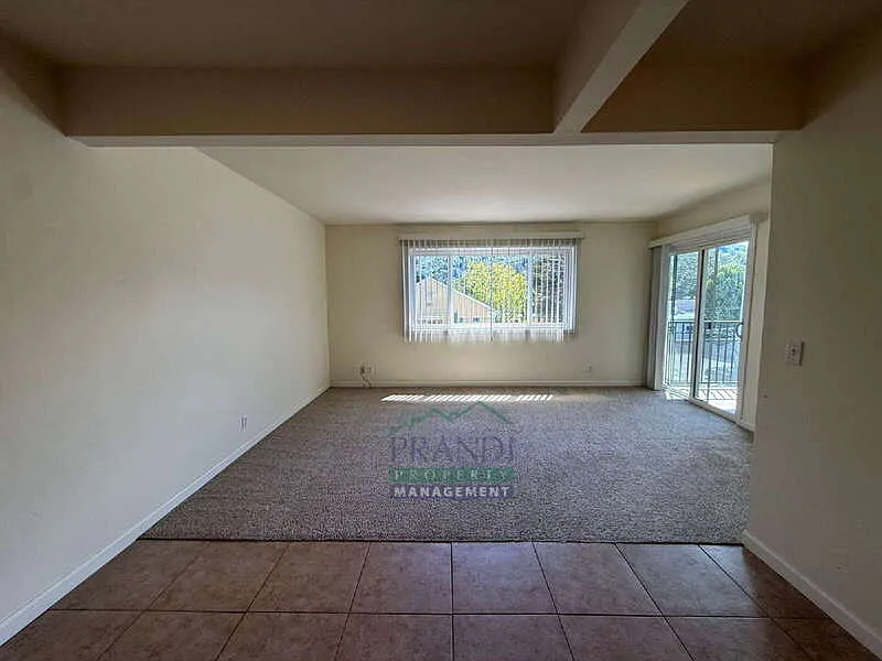 1 bed, 1.0 bath, 500 sqft, $2,100 — Photo 2