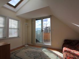 37 Sherman St, Cambridge, MA