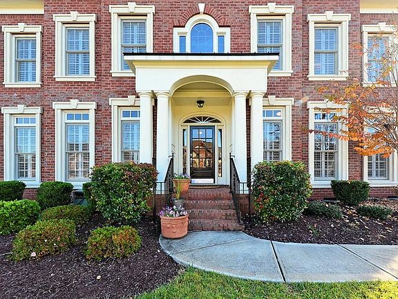 4th image of 7204 Stonehaven Dr