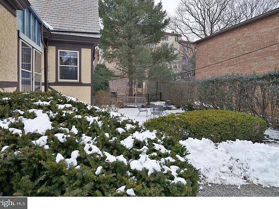 2nd image of 1616 N Rodney St #A2