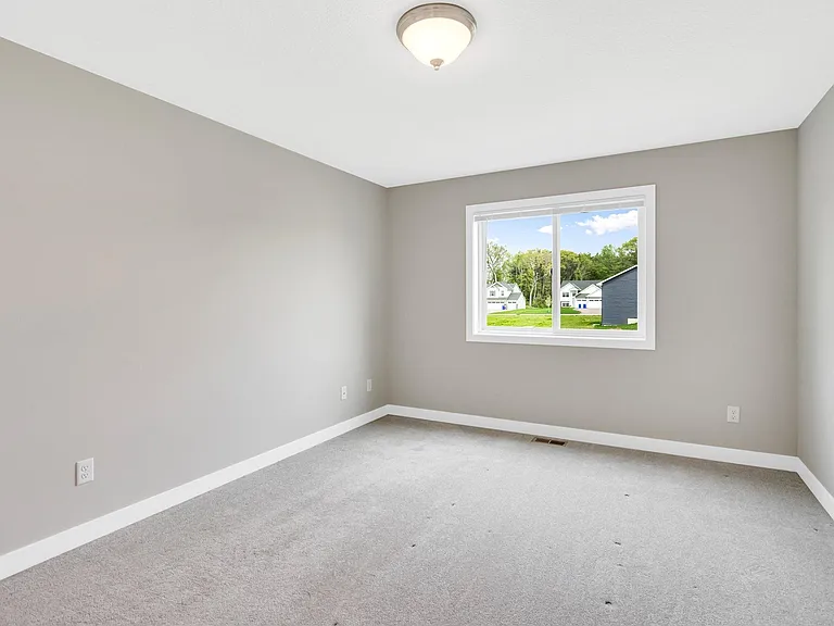 335 Cypress St — Photo 16