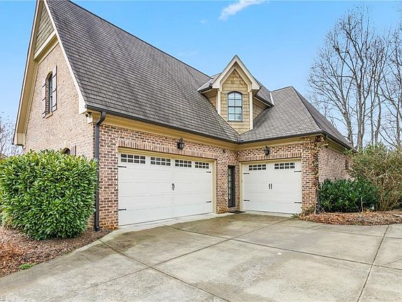 3rd image of 6349 Poplar Forest Dr