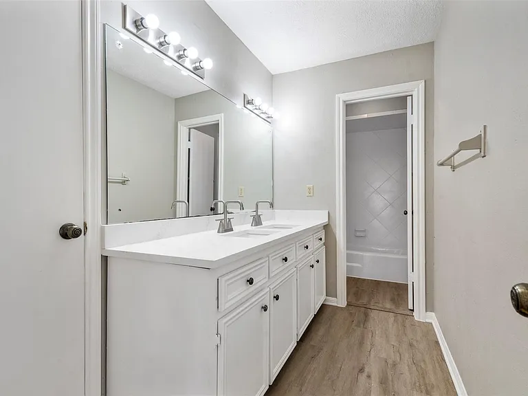 4106 Cypress Hill Dr — Photo 34