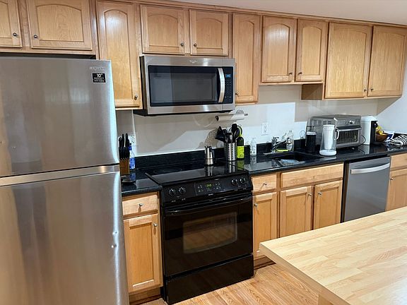 4th image of 1422 Belmont St NW #B