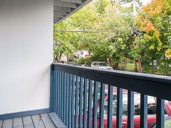 3rd image of 824 McKinley Ave APT 9