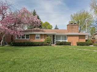 800 S Elmhurst Rd, Mount Prospect, IL 60056