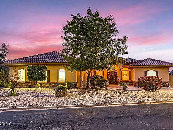 3rd image of 2326 N SINAGUA Circle