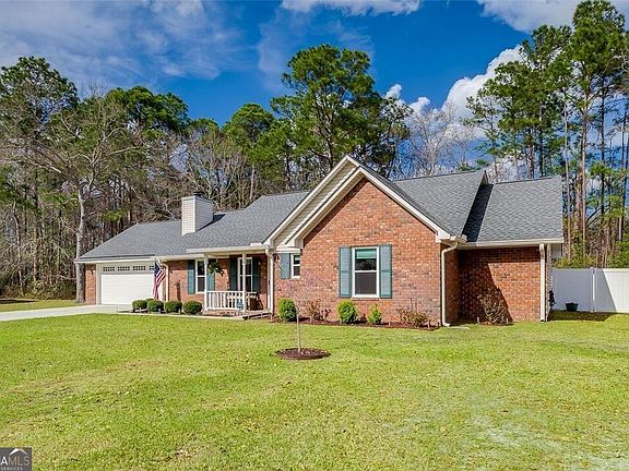 3rd image of 107 Acorn St