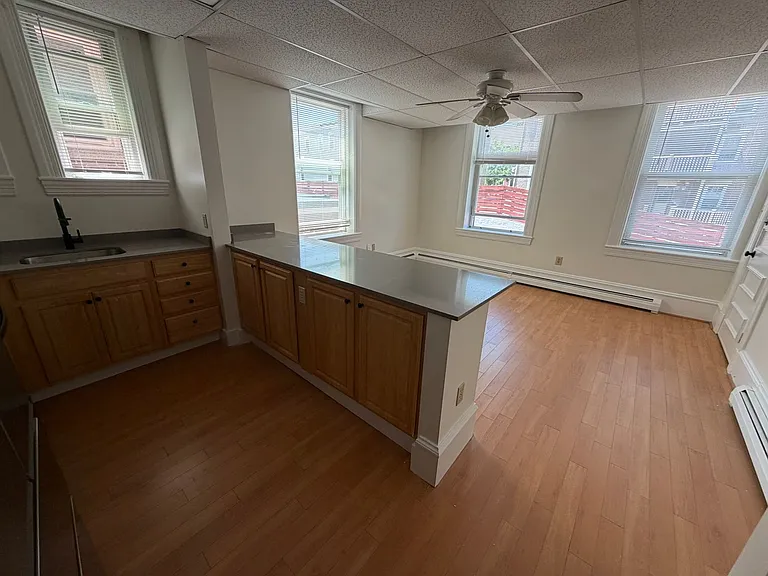 68 Front St — Photo 3