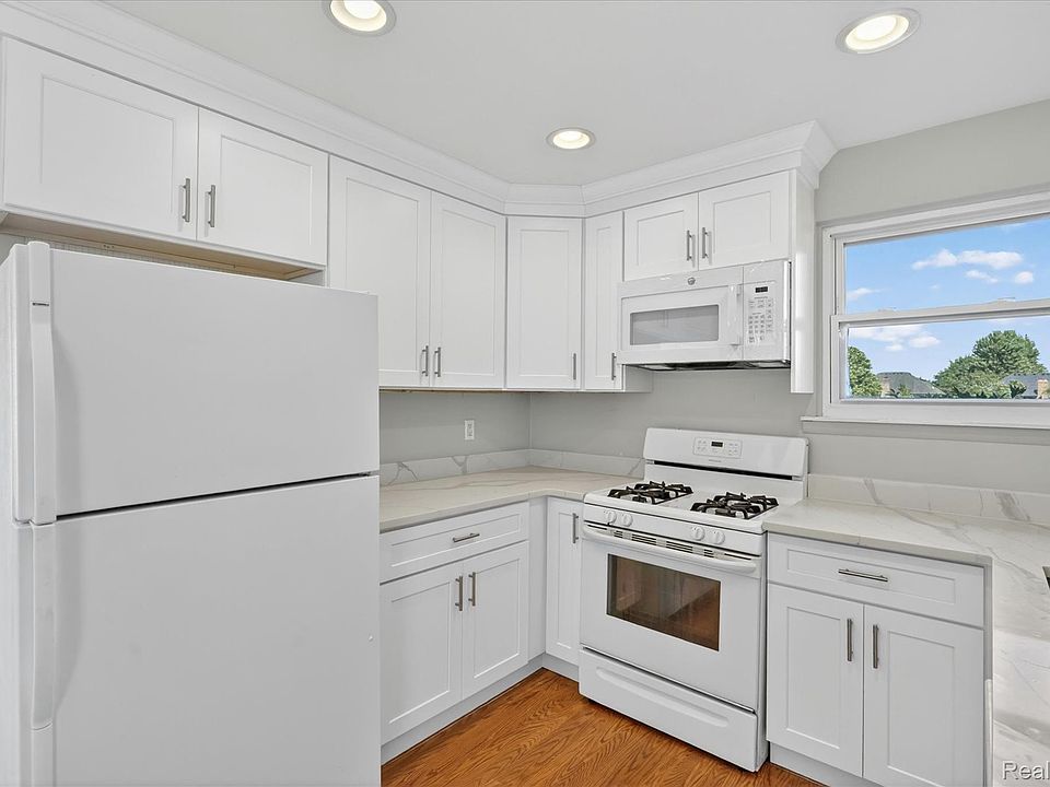 2824 Roundtree Dr, photo 15