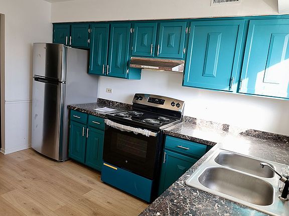 3rd image of 916 S Plum Grove Rd APT 223