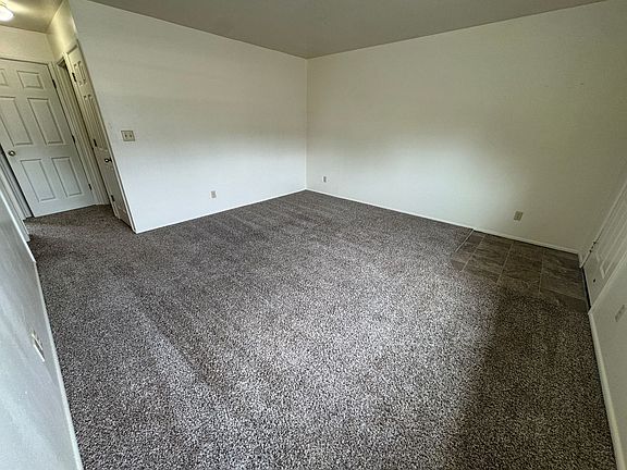 4th image of 810 18th Ave SW APT 5