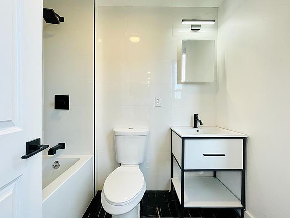 4th image of 484 Mercer St #2RR