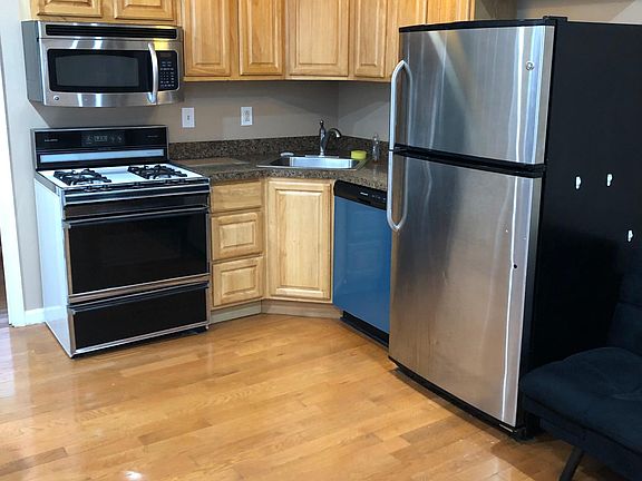 2nd image of 1438 Wolf St Floor 2
